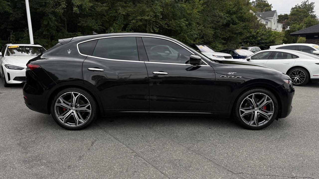 Used 2023 Maserati Levante GT AWD/4WD image 19