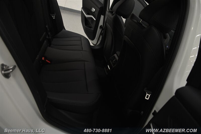 Used 2026 BMW 330i Sedan w/ Convenience Package RWD image 26