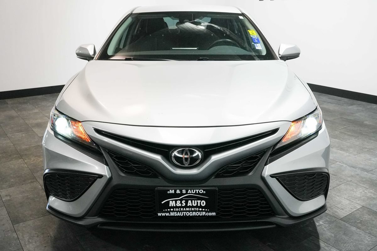 Used 2021 Toyota Camry SE FWD image 6