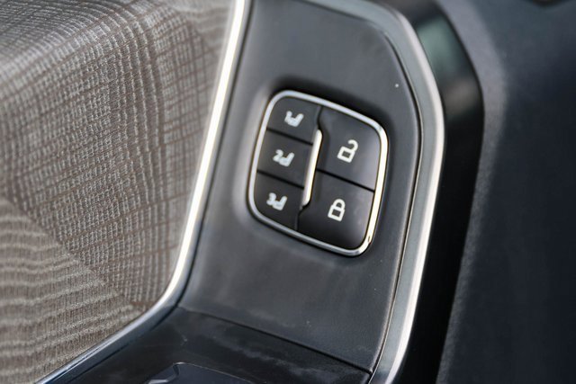 Used 2023 Ford F250 Platinum w/ Tremor Off-Road Package image 11