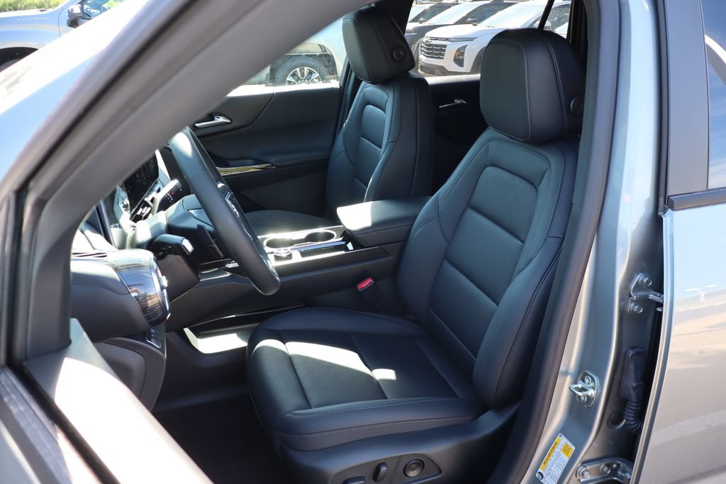 New 2026 Chevrolet Equinox LT w/ Convenience Package II FWD image 12