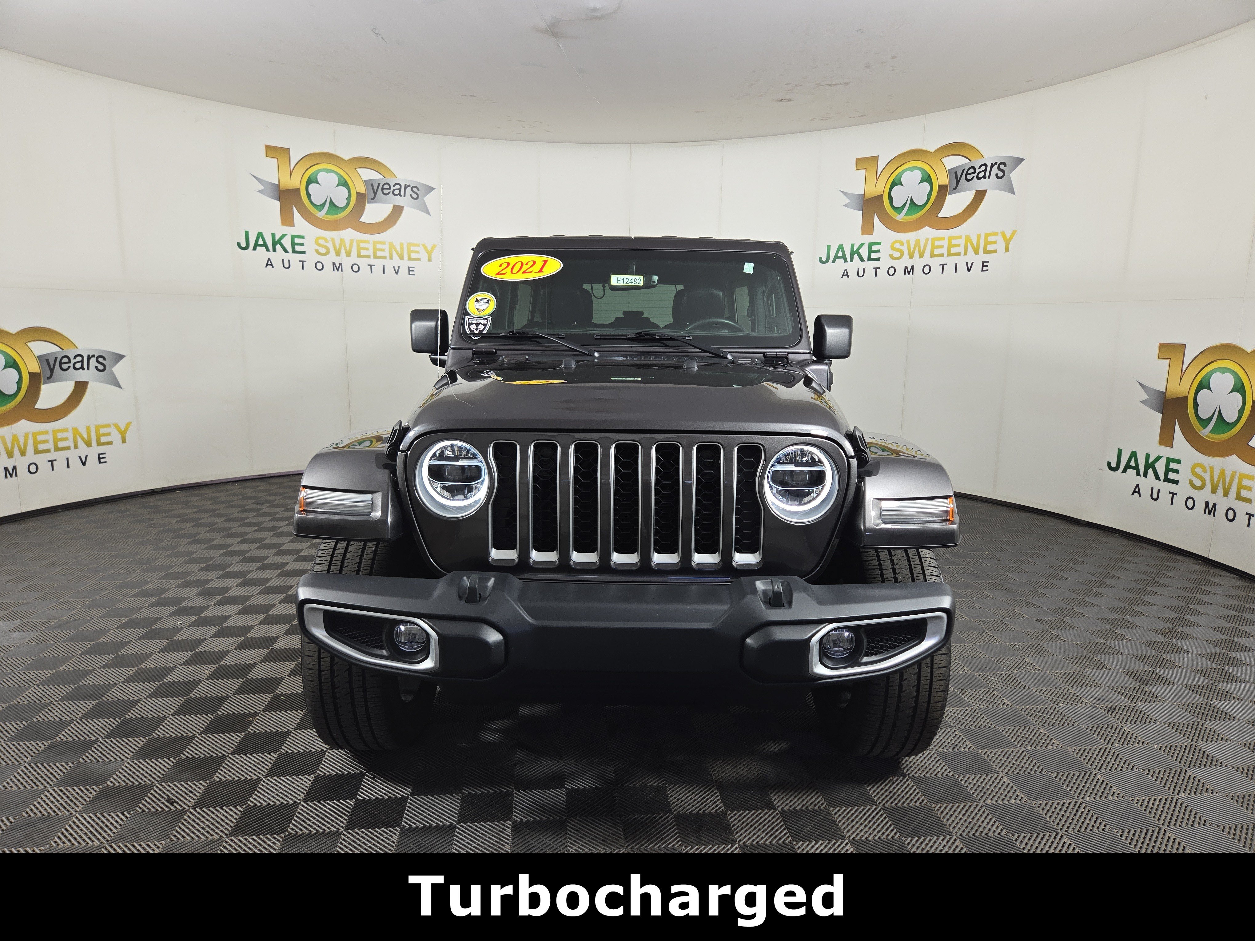 Used 2021 Jeep Wrangler Unlimited Sahara w/ Dual Top Group AWD/4WD image 3