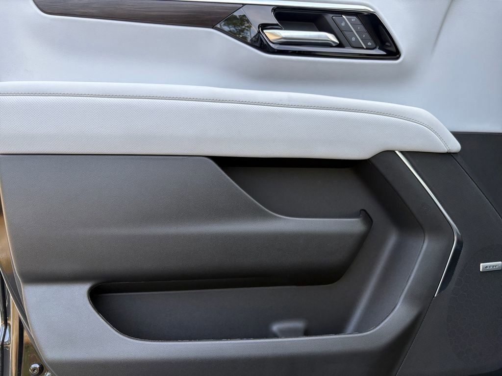 New 2026 Chevrolet Suburban Premier image 10