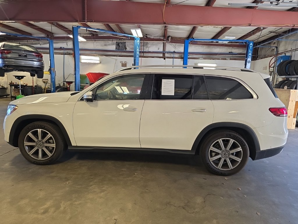 Used 2023 Mercedes-Benz GLS 450 4MATIC image 2