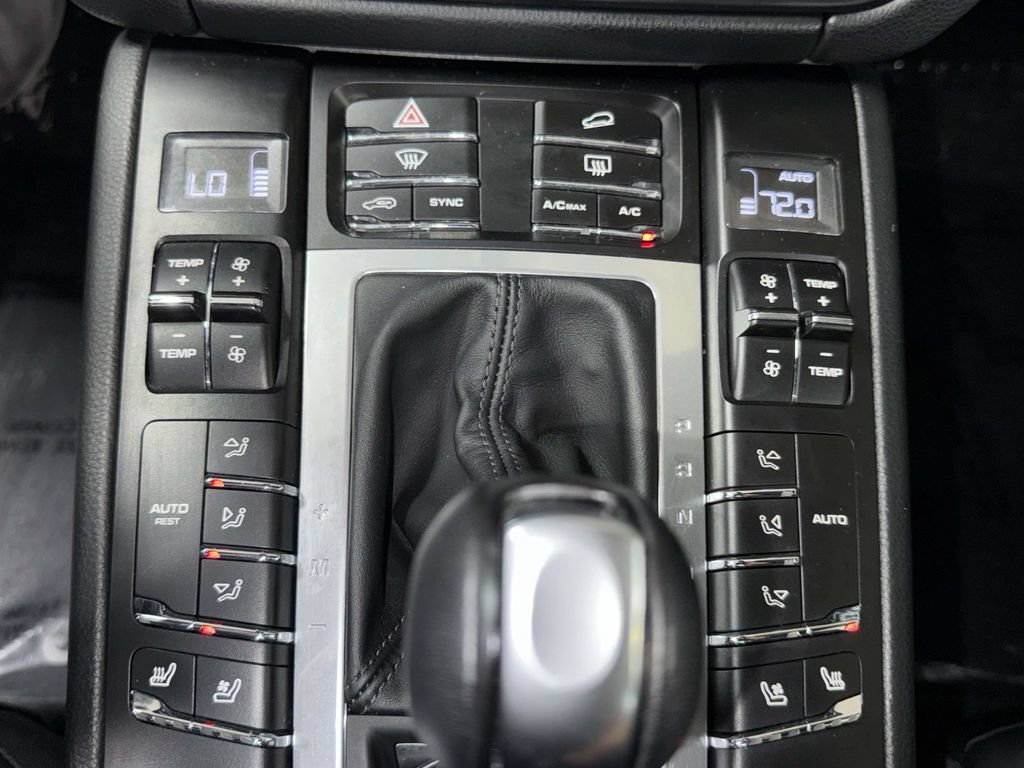 Used 2021 Porsche Macan GTS AWD/4WD image 25
