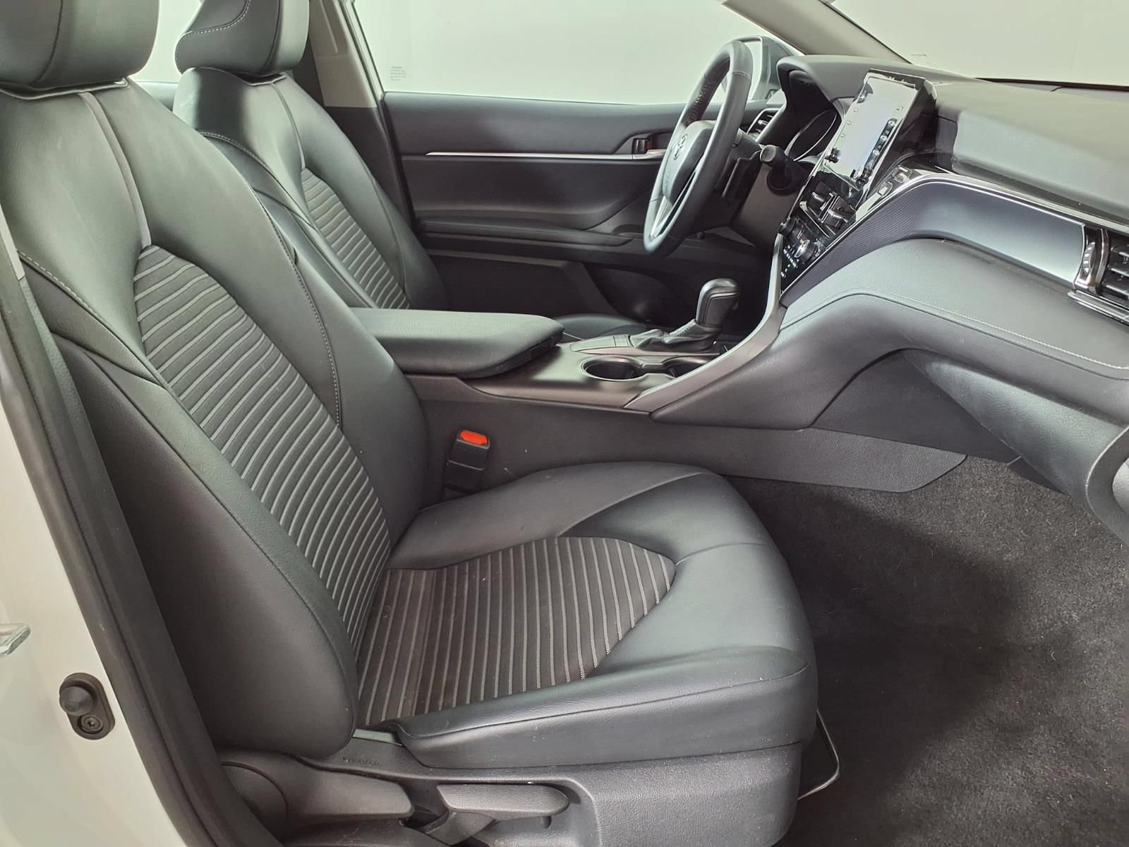 Used 2023 Toyota Camry SE w/ Convenience Package FWD image 9