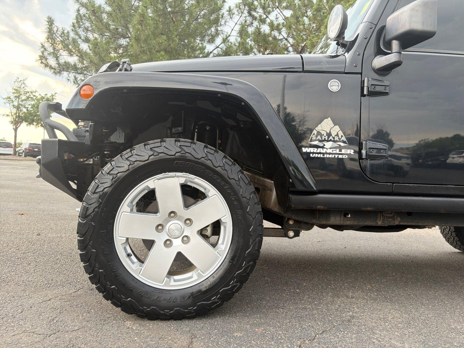 Used 2011 Jeep Wrangler Unlimited Sahara w/ Connectivity Group AWD/4WD image 10