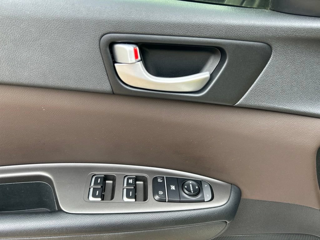 Used 2019 Kia Optima LX FWD image 15