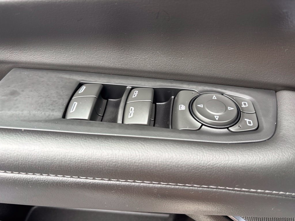 Used 2025 Chevrolet Tahoe Z71 AWD/4WD image 17