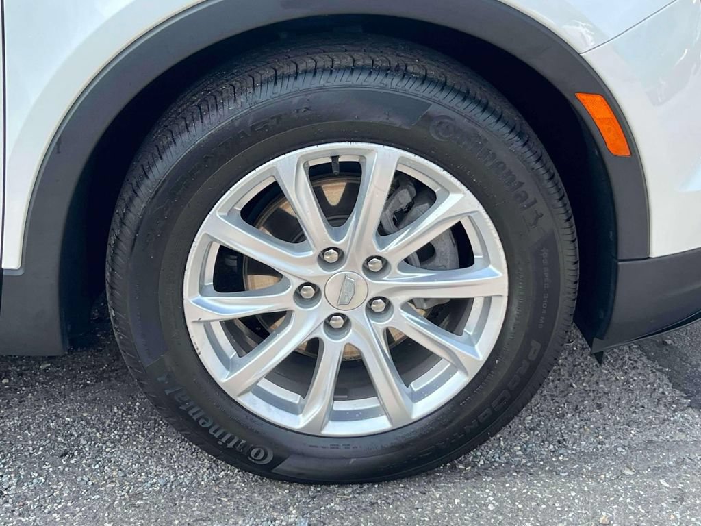 Used 2023 Cadillac XT4 Luxury w/ Cold Weather Package AWD/4WD image 8