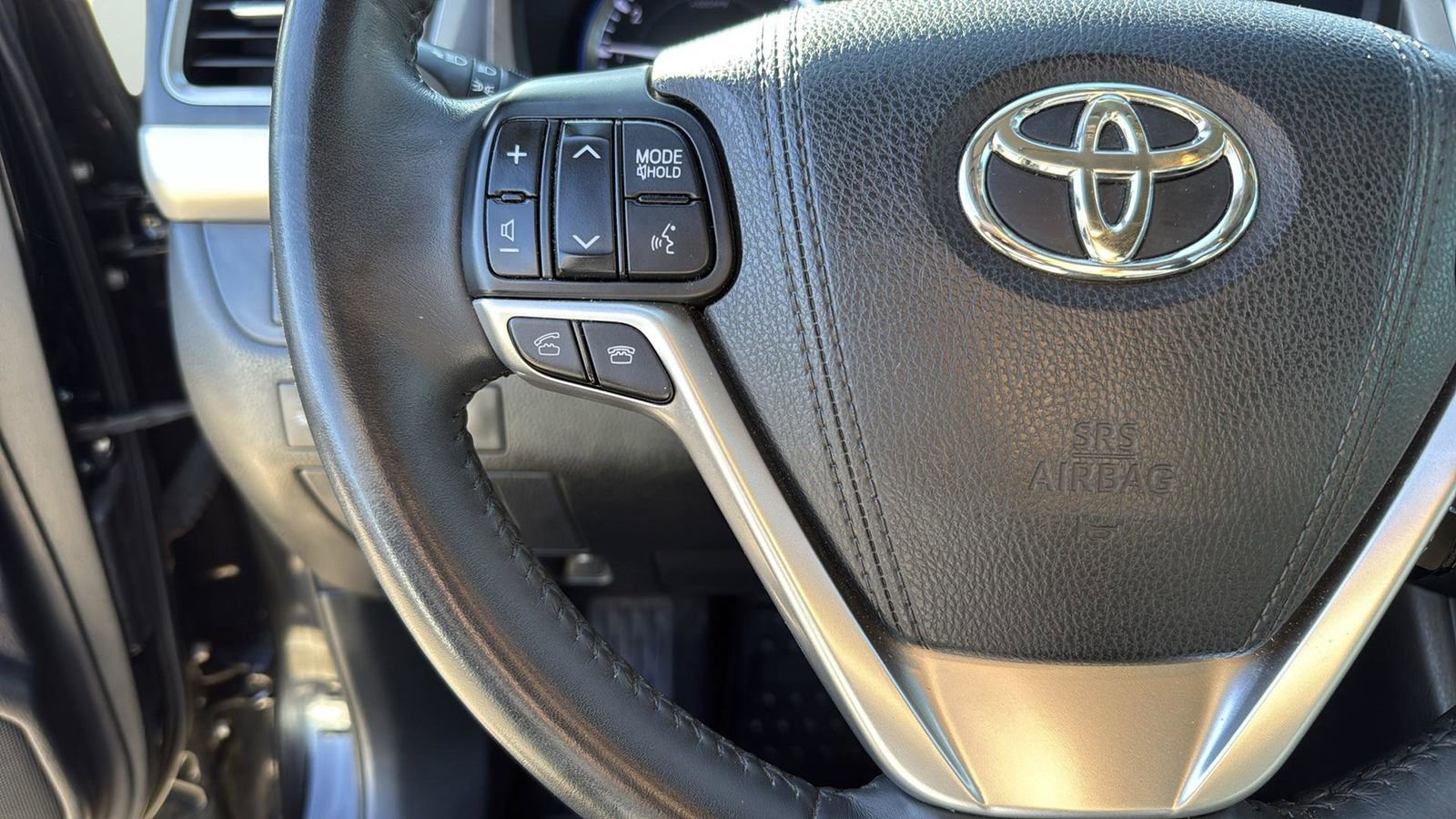 Used 2015 Toyota Highlander Limited image 17