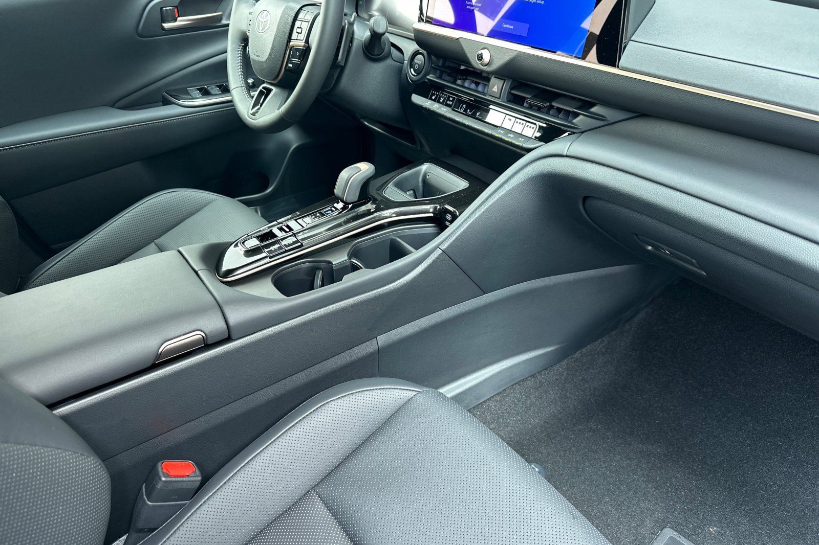 New 2025 Toyota Crown Signia image 18