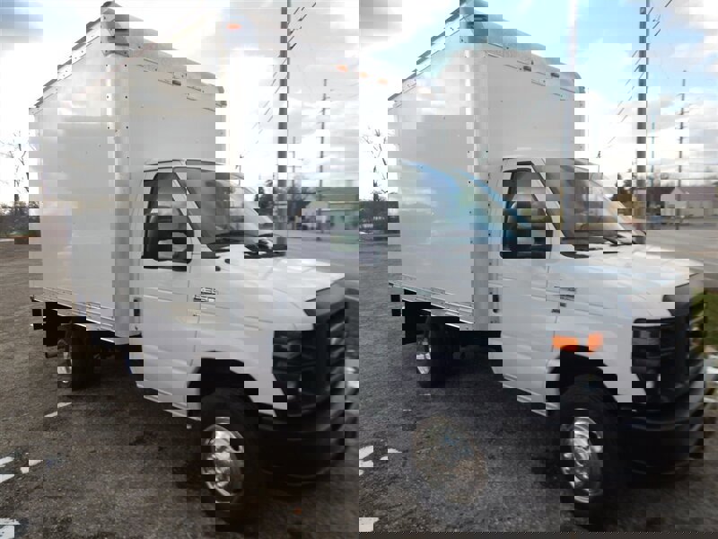 Used 2014 Ford E-350 and Econoline 350 Super Duty image 5