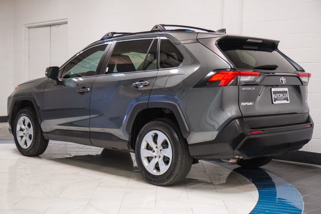 Used 2020 Toyota RAV4 LE image 27