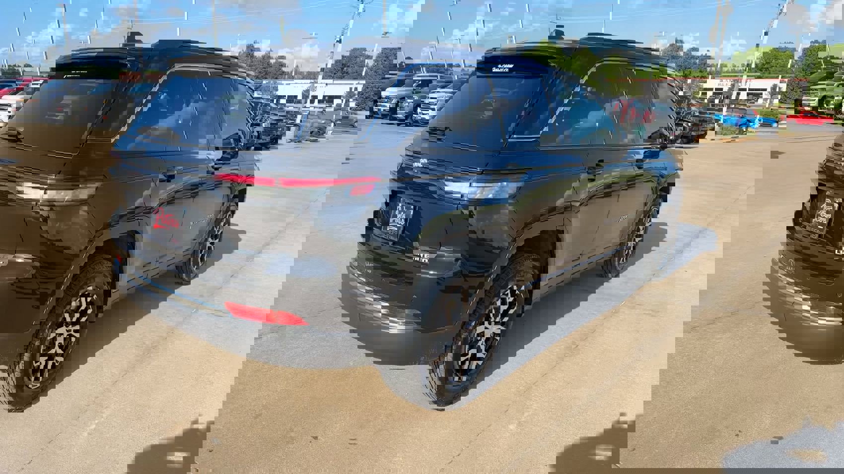 Used 2025 Jeep Grand Cherokee Limited image 8