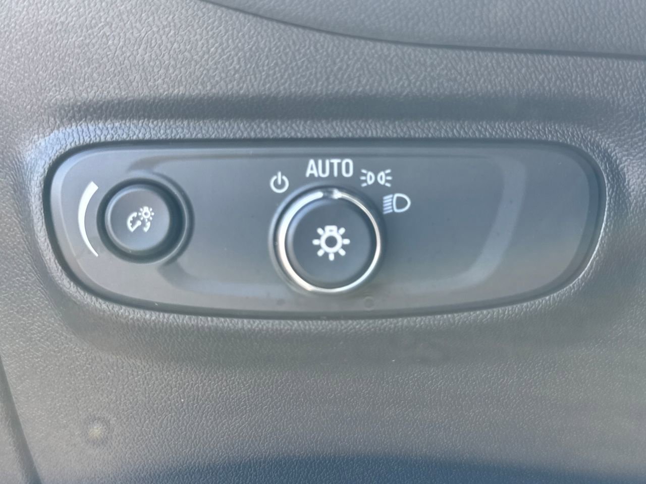 Used 2024 Chevrolet Equinox LT w/ Driver Convenience Package AWD/4WD image 16
