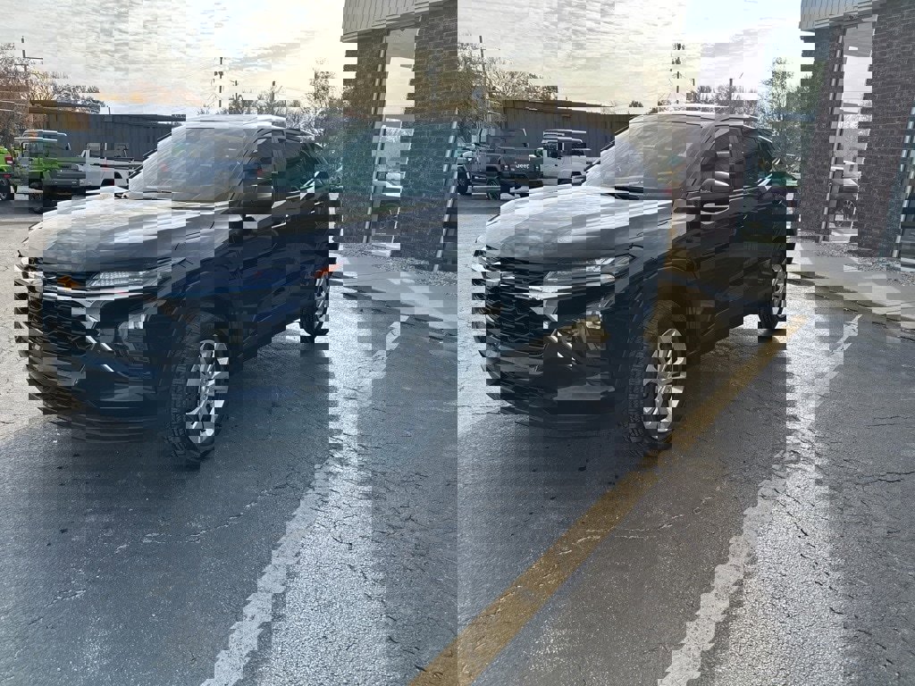 Used 2024 Chevrolet Trax LS image 1