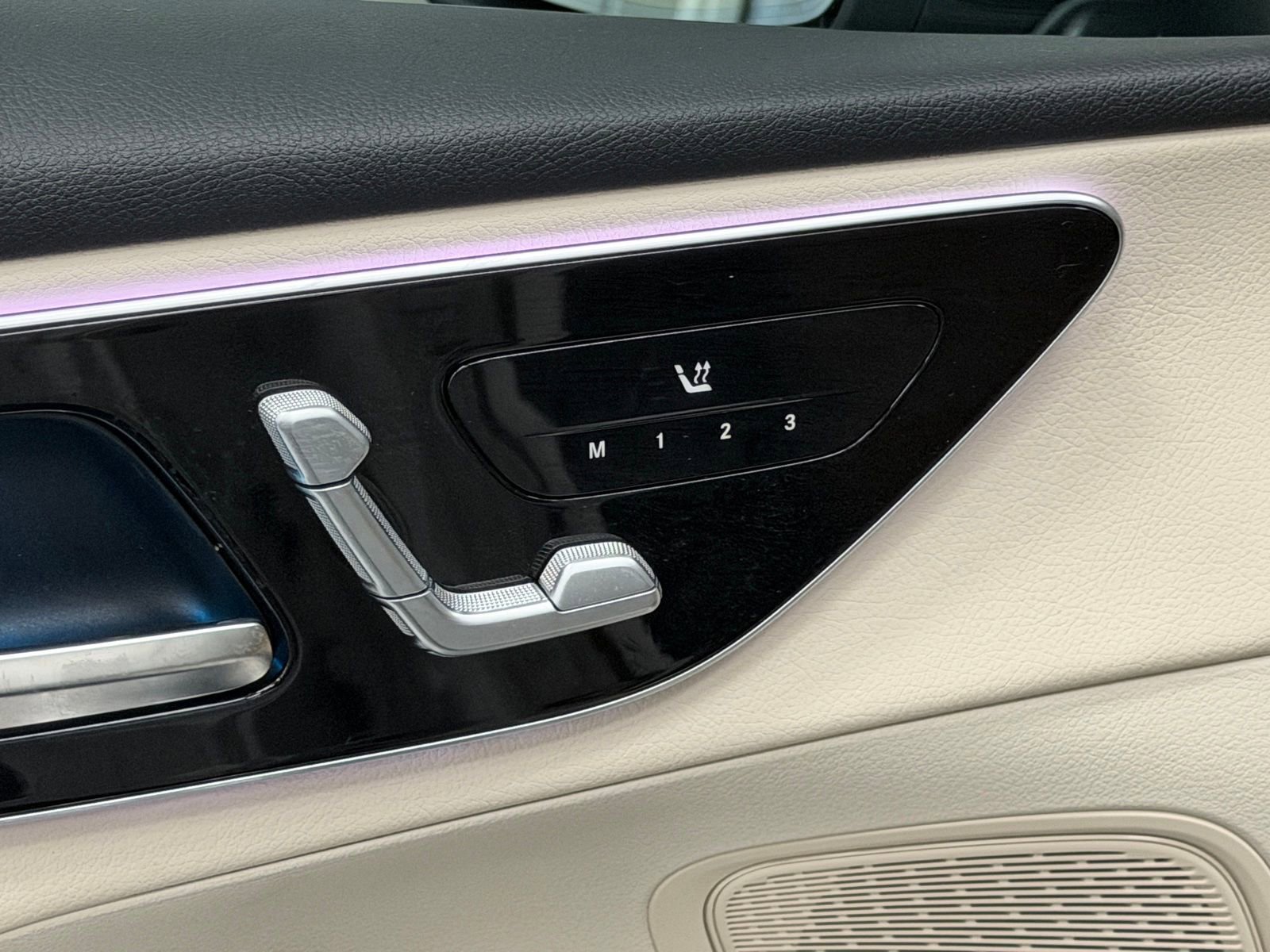 Used 2025 Mercedes-Benz GLC 300 image 21