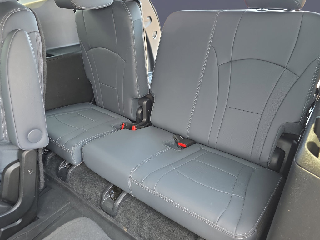 Used 2023 Buick Enclave Essence FWD image 32