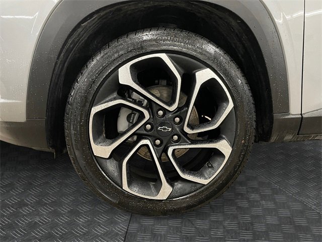 Used 2025 Chevrolet Trax RS w/ Sunroof Package image 14