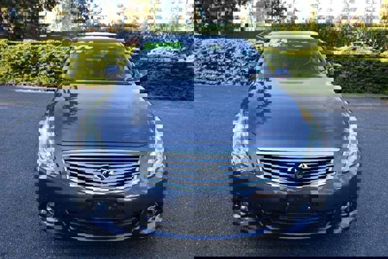 Used 2011 INFINITI G25 x w/ Moonroof Pkg image 11