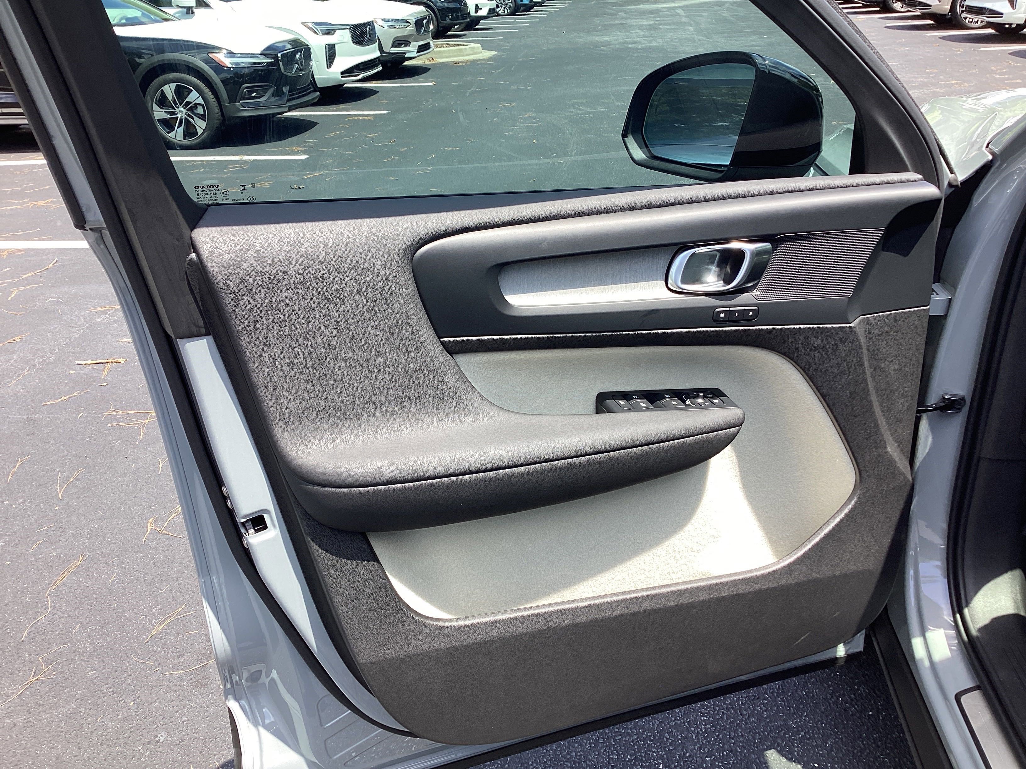 Used 2026 Volvo XC40 B5 Plus w/ Protection Package Premier image 13