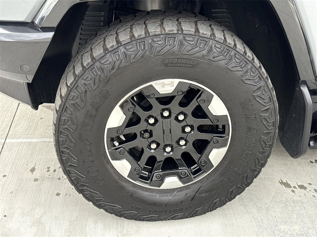 Used 2024 GMC Hummer EV 2X w/ Extreme Off-Road Package image 32