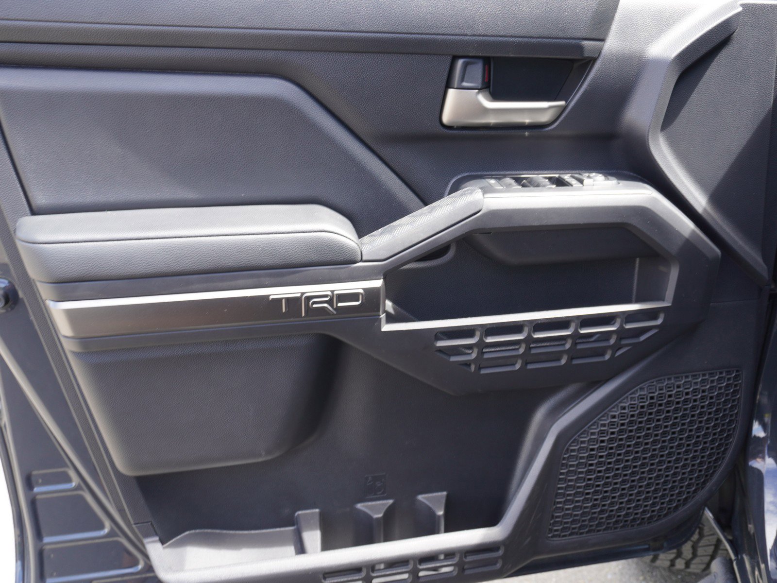 Used 2025 Toyota Tacoma TRD Off-Road w/ TRD Off Road Upgrade Package AWD/4WD image 22