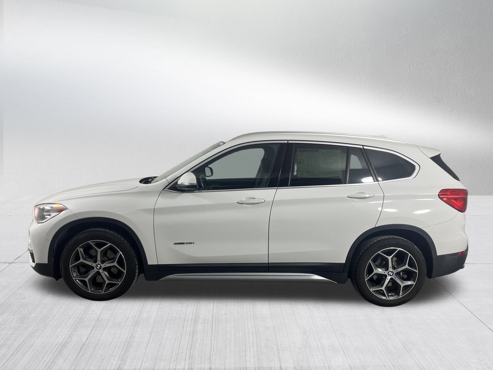 Used 2017 BMW X1 sDrive28i image 4
