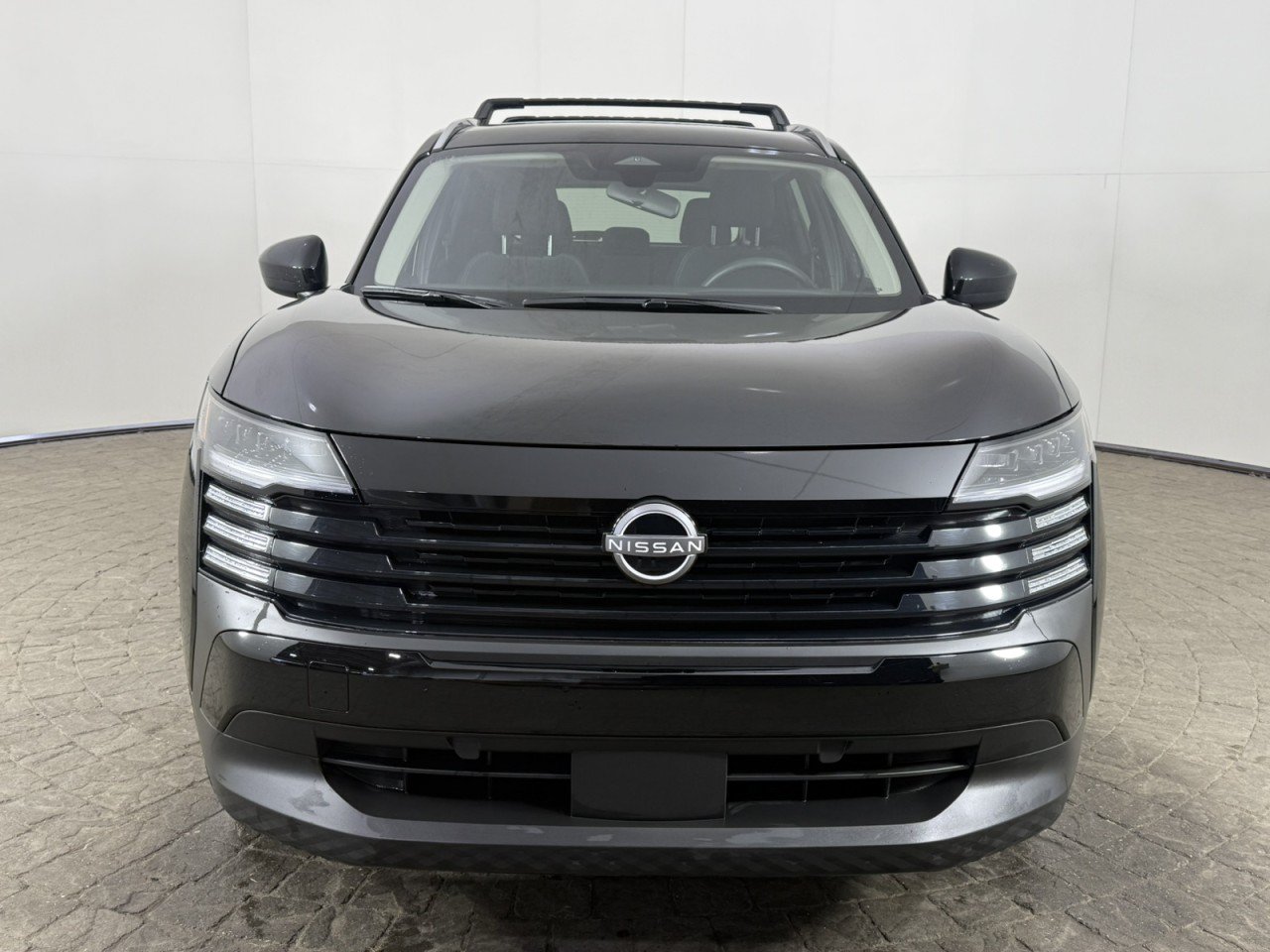 Used 2026 Nissan Kicks SV w/ Cold Weather Package FWD image 2