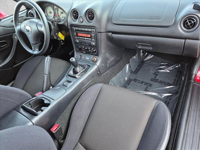 Used 2003 MAZDA MX-5 Miata LS RWD image 16