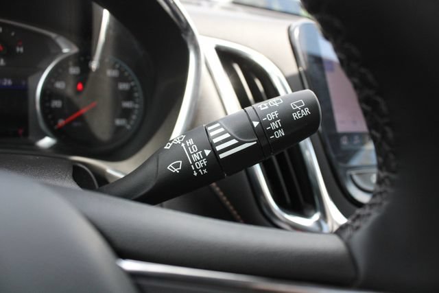 Used 2024 Chevrolet Equinox Premier AWD/4WD image 15