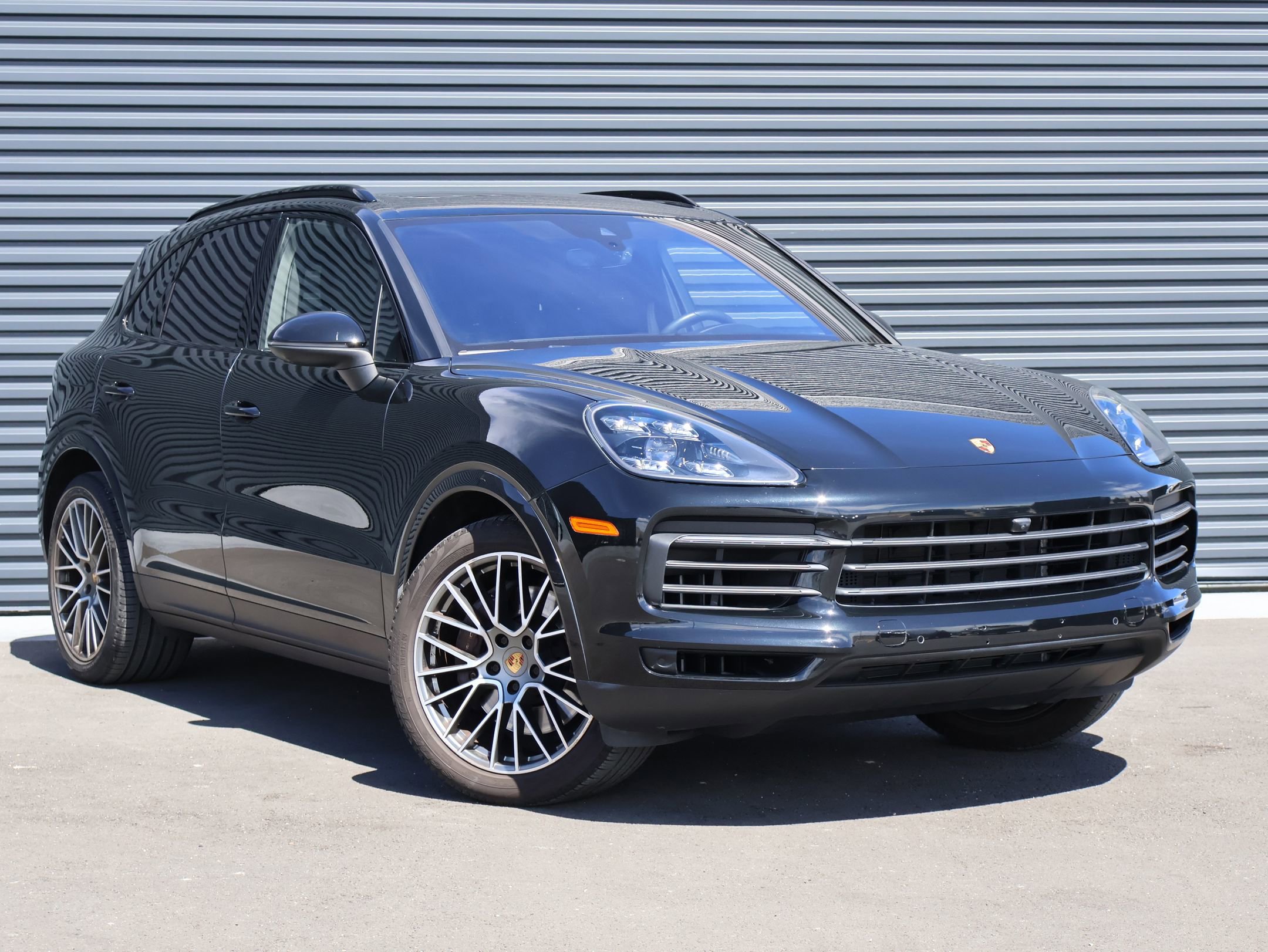Used 2023 Porsche Cayenne Platinum Edition image 7