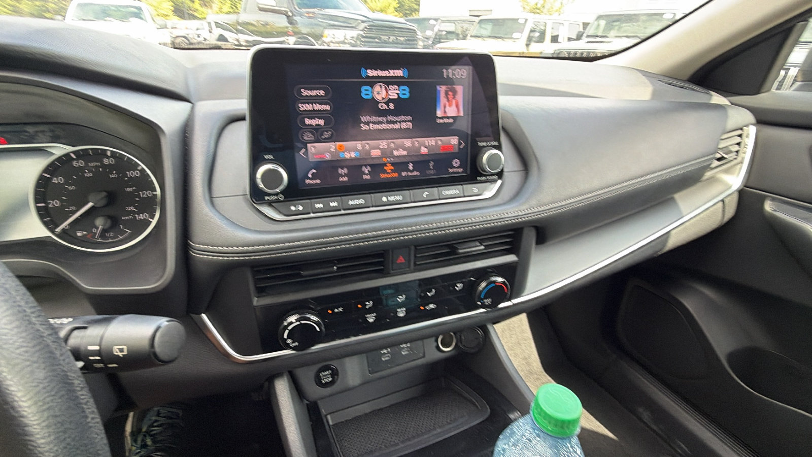 Used 2024 Nissan Rogue S AWD/4WD image 32