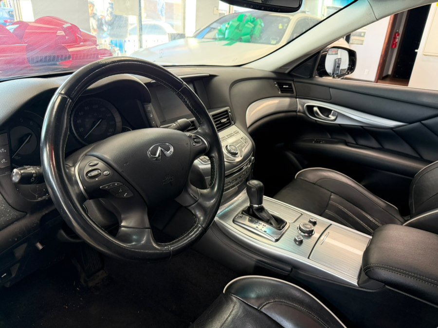 Used 2019 INFINITI Q70 Luxe RWD image 14