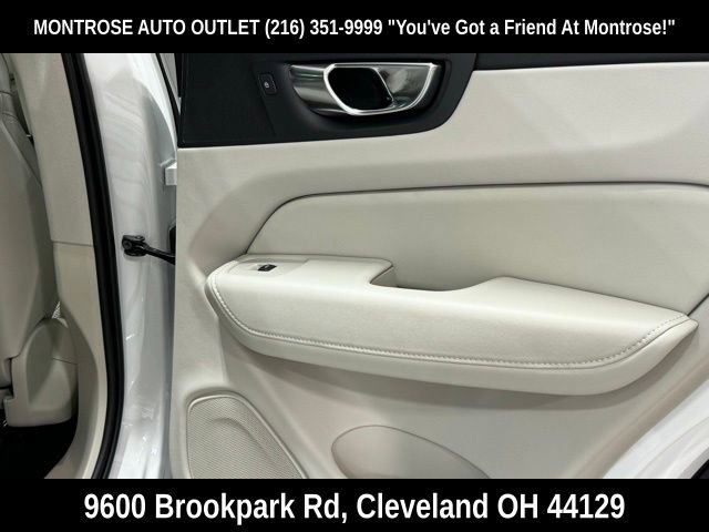 New 2025 Volvo XC60 T8 Ultra w/ Climate Package image 31