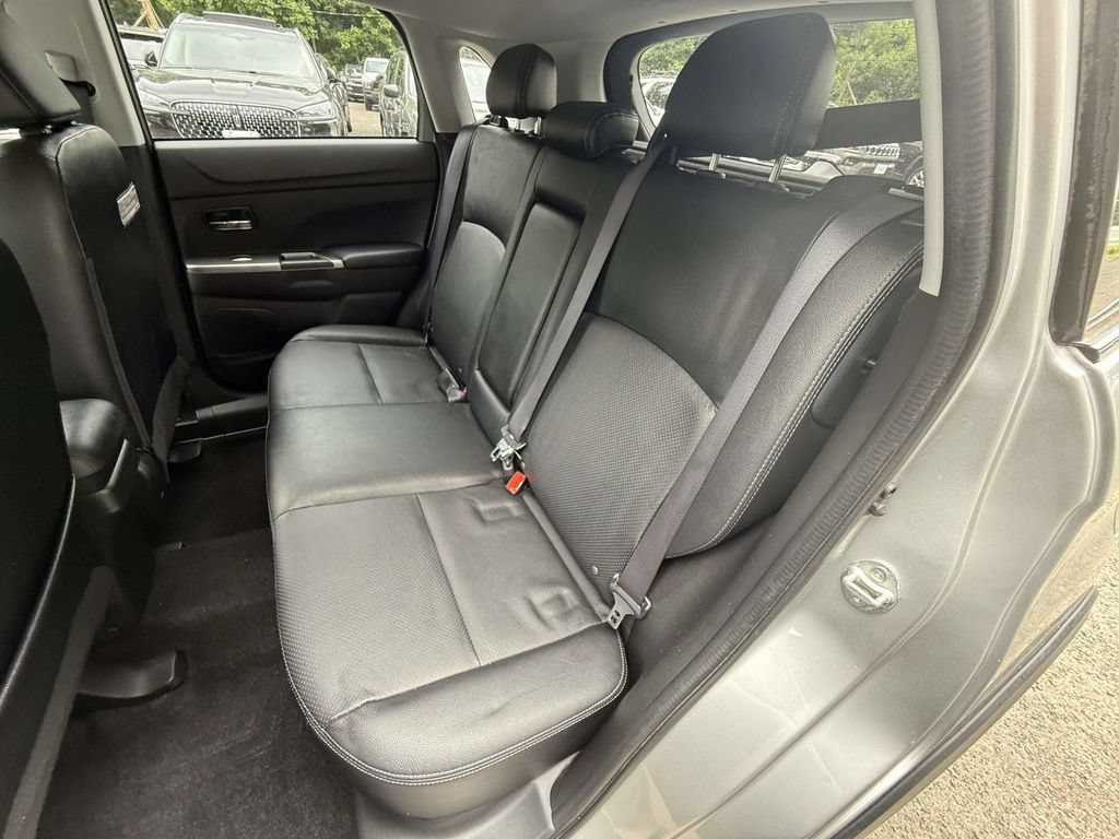 Used 2018 Mitsubishi Outlander Sport SEL FWD image 13