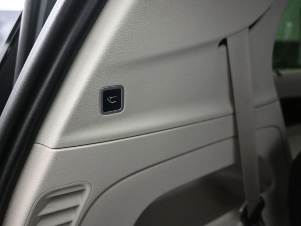 Used 2017 Chrysler Pacifica Touring-L Plus image 58