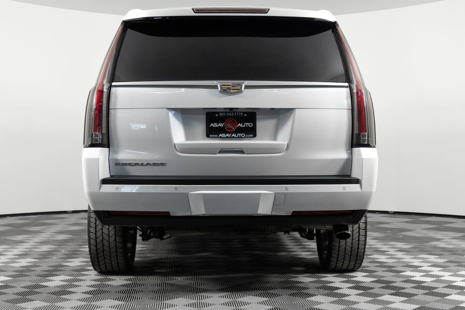 Used 2016 Cadillac Escalade Luxury image 6