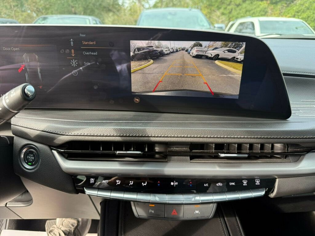 Used 2025 Cadillac XT4 Premium Luxury image 6