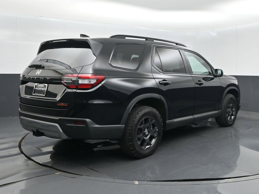 Used 2024 Honda Pilot TrailSport image 7
