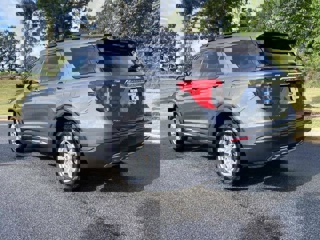 Used 2023 Ford Explorer XLT w/ Equipment Group 202A AWD/4WD image 10