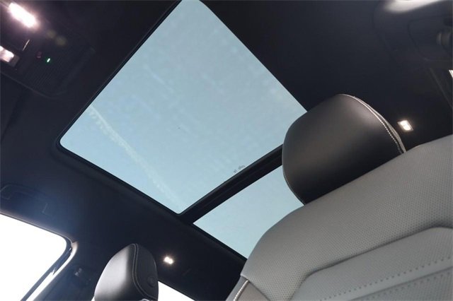 New 2026 Volkswagen Atlas Cross Sport SEL R-Line image 10