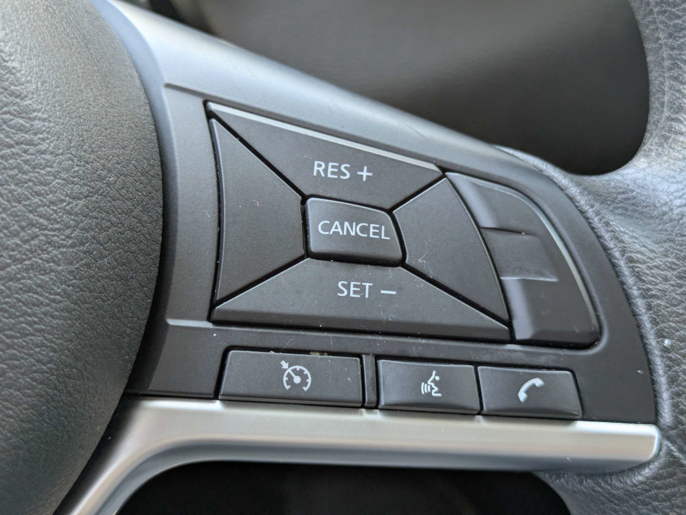 Used 2024 Nissan Altima 2.5 SV FWD image 16