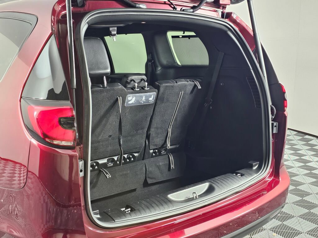 Used 2021 Chrysler Pacifica Touring-L w/ Uconnect Theater Family Group AWD/4WD image 14
