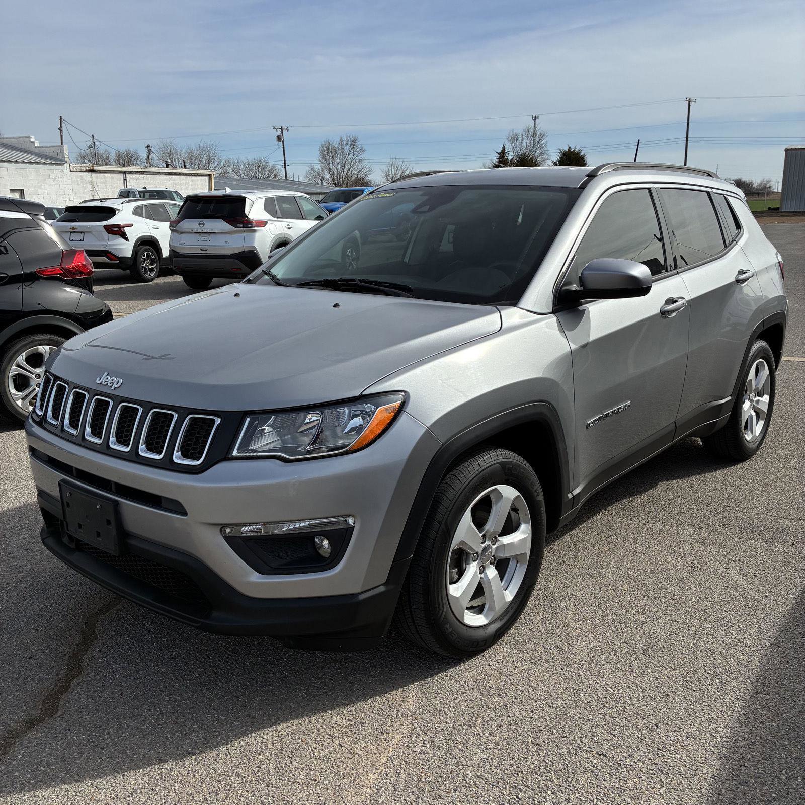 Used 2021 Jeep Compass Latitude w/ Driver Assistance Group image 1