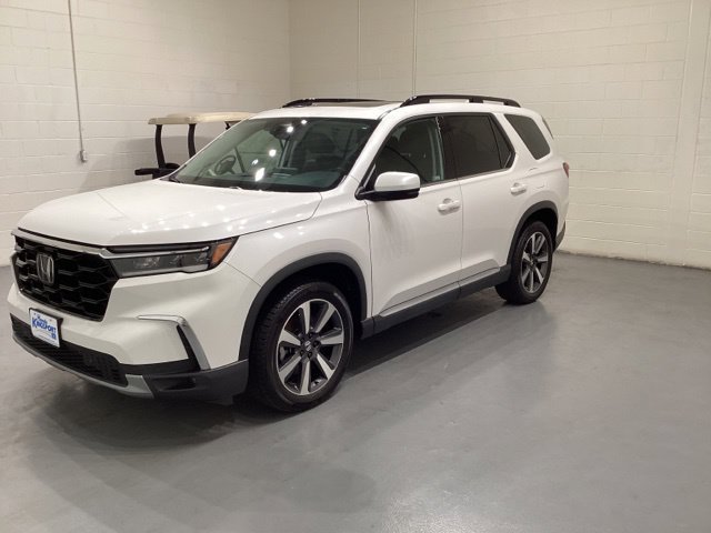 Certified 2023 Honda Pilot Touring image 3