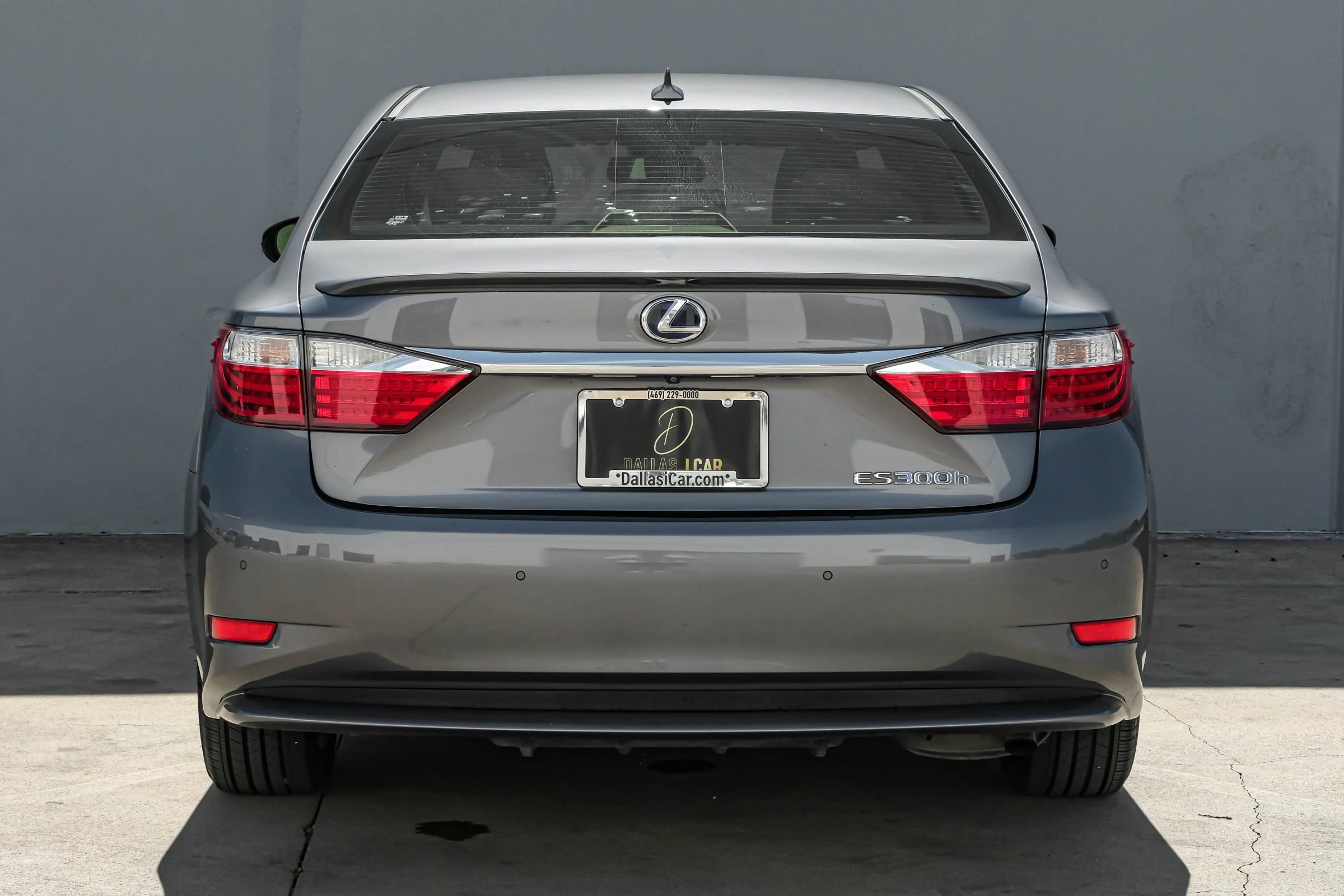 Used 2014 Lexus ES 300h w/ Luxury Package w/Bamboo Trim FWD image 9