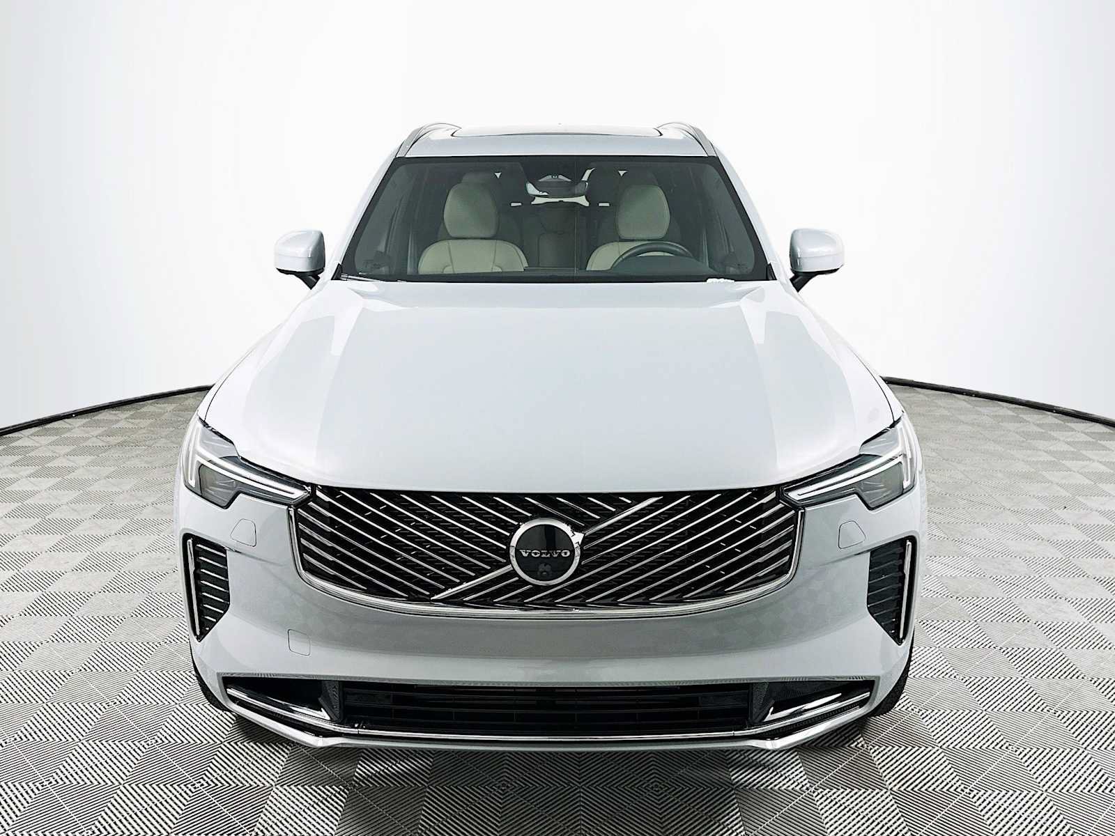 New 2026 Volvo XC90 T8 Plus w/ Protection Package AWD/4WD image 2