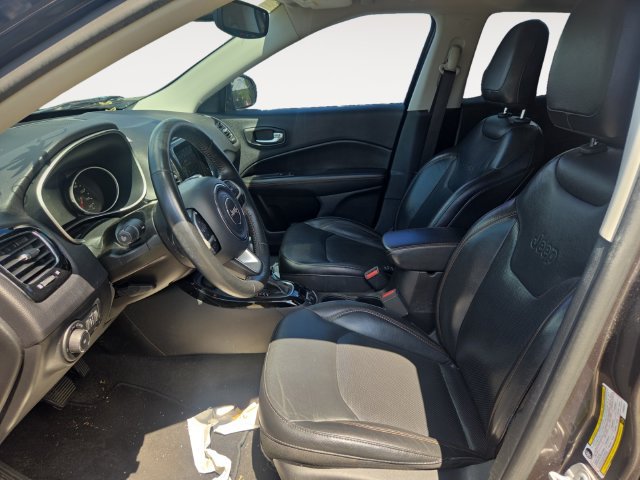 Used 2018 Jeep Compass Limited w/ Navigation Group AWD/4WD image 9